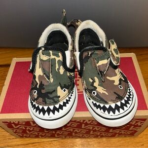 Vans Slip On Camo Shark